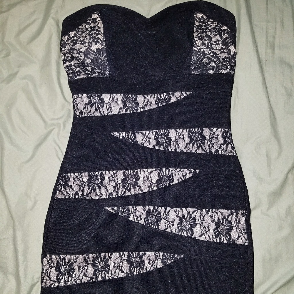 Emerald Sundae Strapless Dress. Zip Up Back. Extra Beasst Support. Size Small.